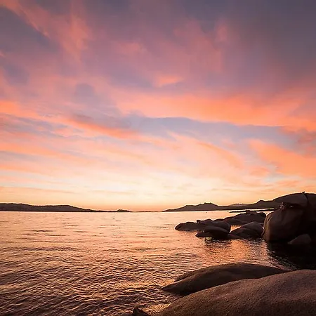 Residenze L'isola Surf House Aparthotel 4*