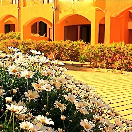 Hotel apartamentowy Residenze L'isola Surf House 4*