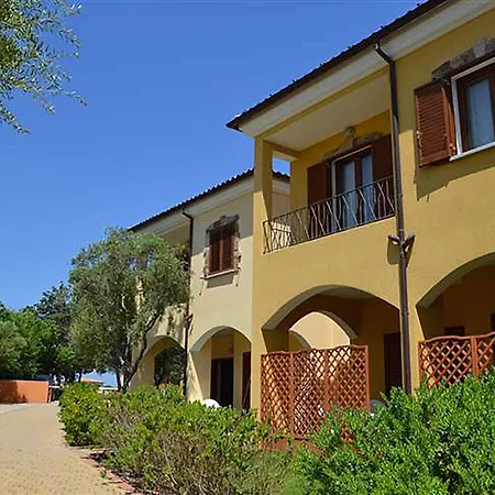 Residenze L'isola Surf House Aparthotel 3*
