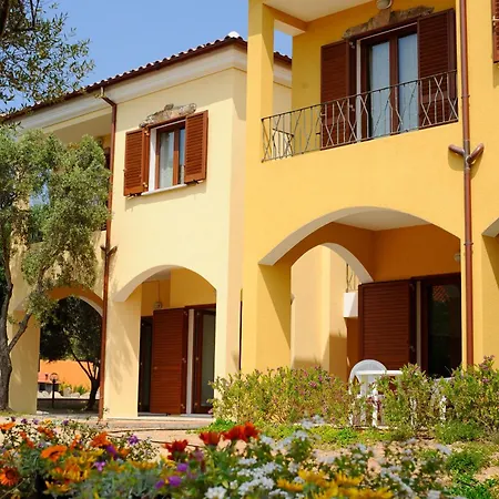 Hotel apartamentowy Residenze L'isola Surf House 4*