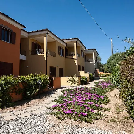 Residenze L'isola Surf House Hotel apartamentowy