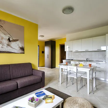 Residenze L'isola Surf House Aparthotel 3*