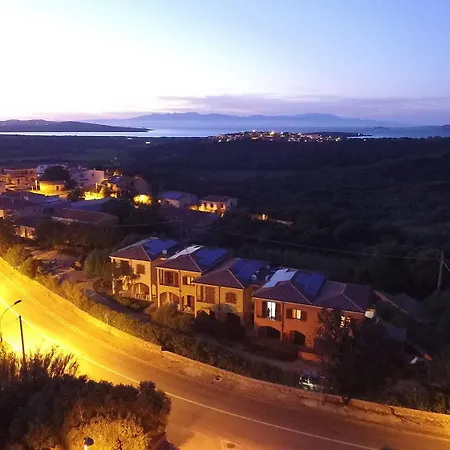 Residenze L'isola Surf House Aparthotel 3*