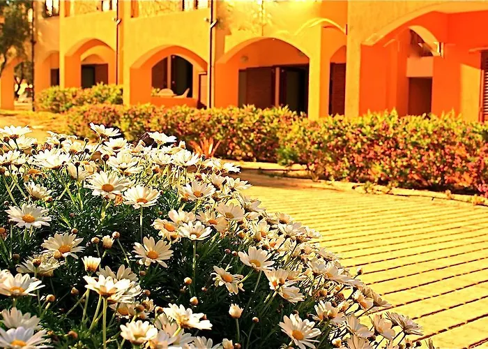 Aparthotel Residenze L'isola Surf House 4*